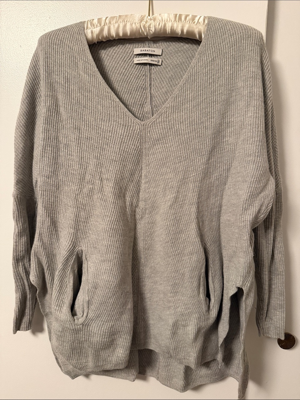 Babaton Light Gray Ribbed V-Neck Sweater with Front Pockets